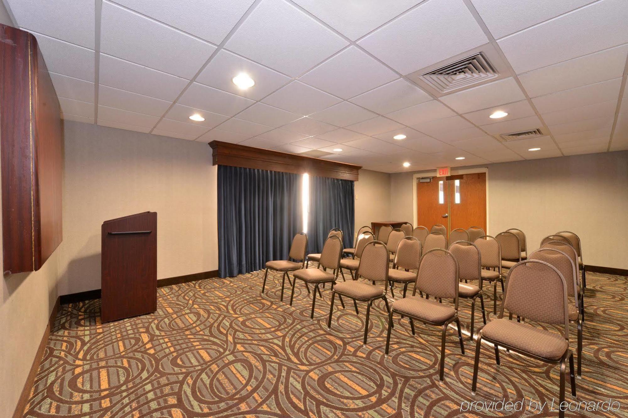 Holiday Inn Express Seaford-Route 13 Екстер'єр фото