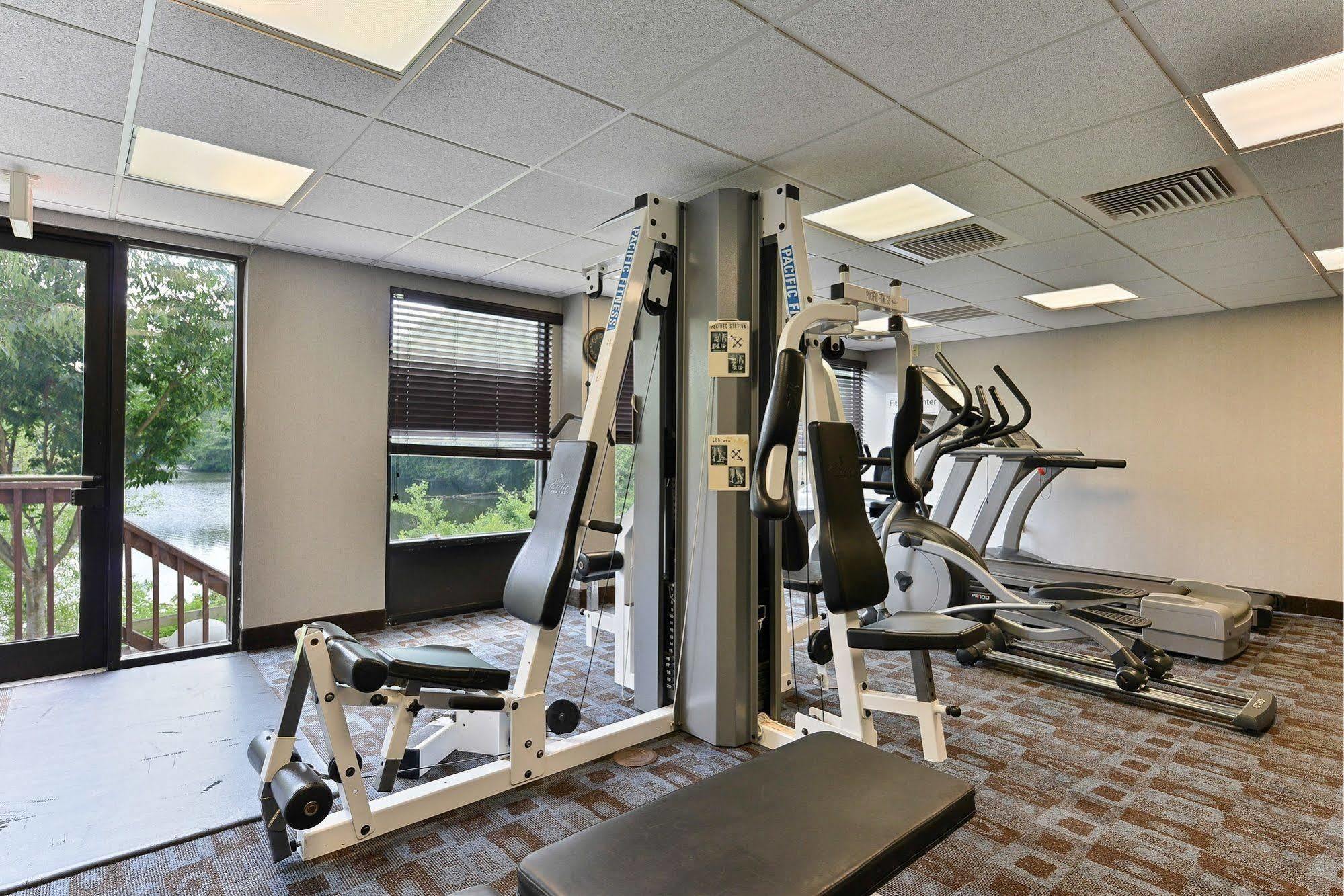 Holiday Inn Express Seaford-Route 13 Екстер'єр фото